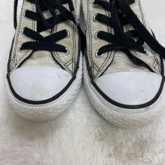 Girl's Converse Chuck Taylor All Stars Silver Metallic Sneakers, size 13 Youth - Picture 3 of 15
